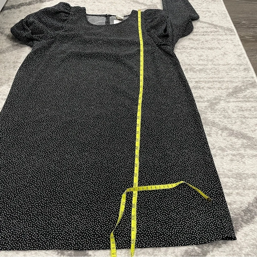 NWT H&M Black and White Puff-Sleeve Dress